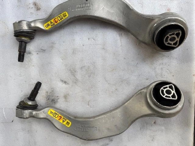 31106888766 BMW Рычаг передней подвески нижний правый купить в Чернигов