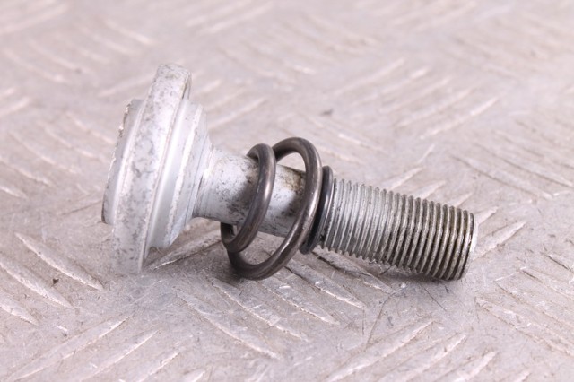 Болт ступицы 31206866022 BMW