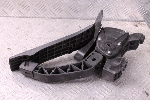 Педаль акселератора 327003Q110 HYUNDAI