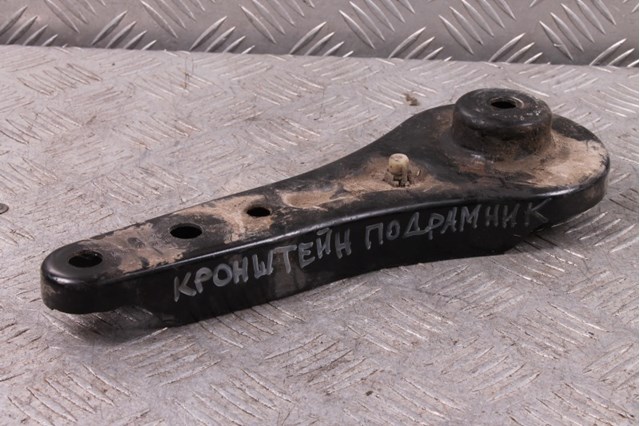 Траверса заднего редуктора, передняя 33326792554 BMW