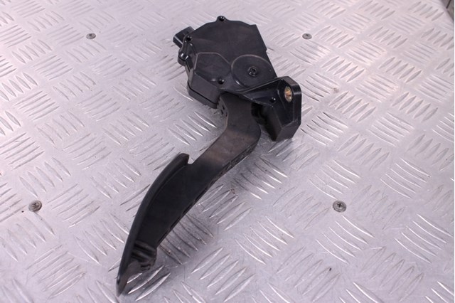 Педали газа Subaru Impreza 3