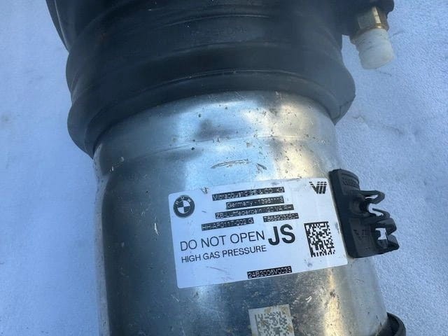 Амортизатор передней подвески правый 37106890326 BMW