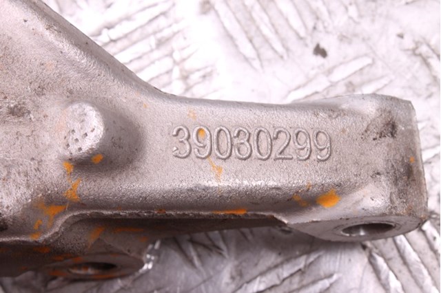 GM 39030299 Цапфа передняя левая в наличии Кривой Рог