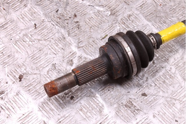 Полуось задняя 396001AA0B NISSAN