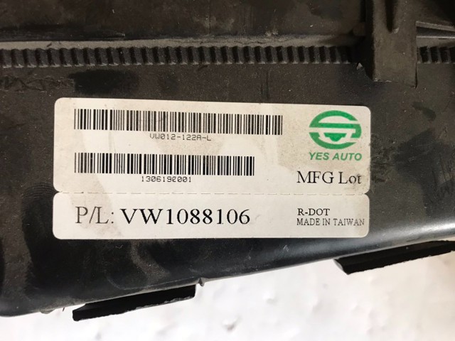 Левое крепление переднего бампера 3B0807049C VAG