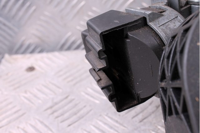 3M513F880AC Замок зажигания купить Ужгород