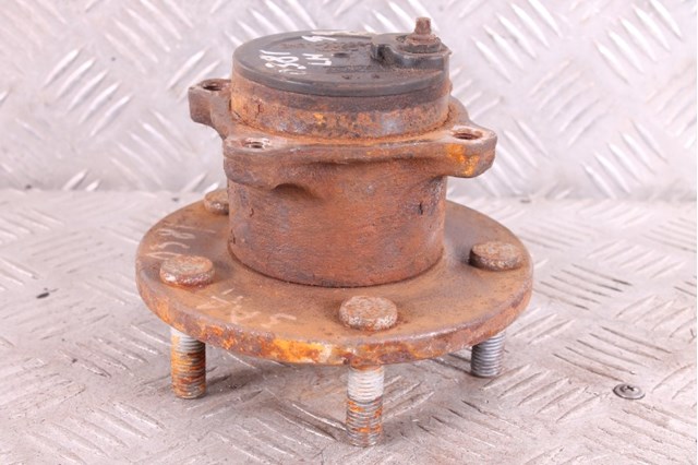 Задняя шпиндель 3N612C299A MAZDA