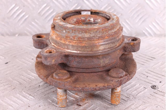 Ступица переднего колеса 40203JP11A NISSAN