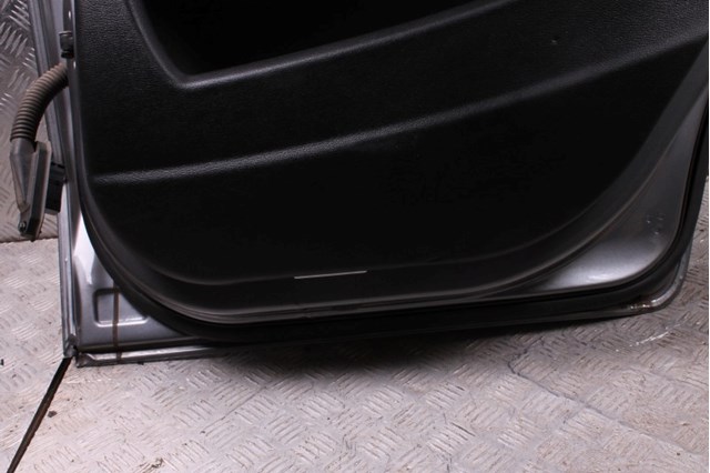 Дверь пассажирская задняя правая 41527261482 BMW