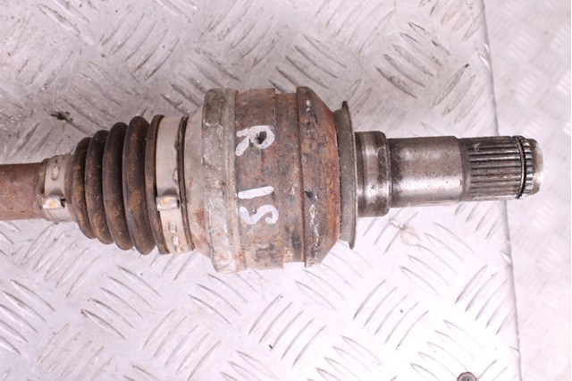 Полуось задняя, правая 4233022090 TOYOTA