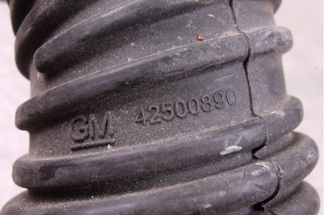 42500890 GM Патрубок воздушный, выход воздушного фильтра купить в Чернигов
