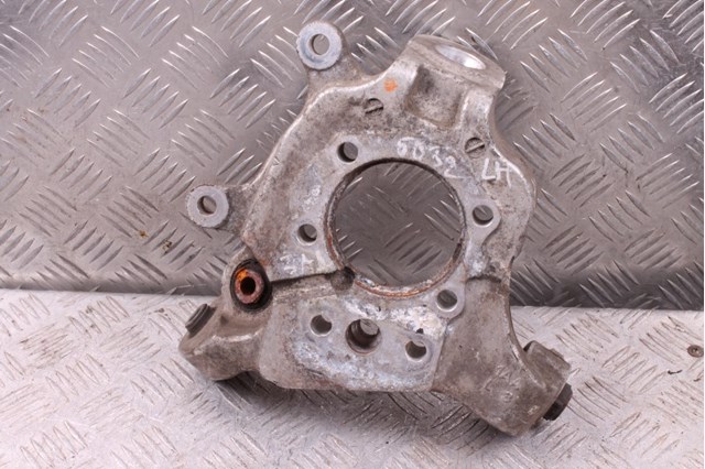 Цапфа (поворотный кулак) задний левый 430191AA0A NISSAN