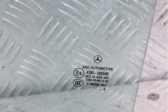 43R00049 MERCEDES Стекло двери передней правой купить в Харьков