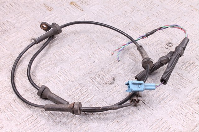 Датчик АБС (ABS) задний, правый 479003DA0A NISSAN