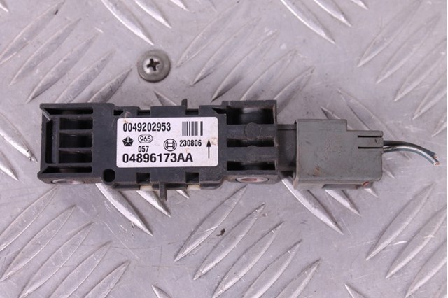 CHRYSLER 4896173AA в наличии Чернигов