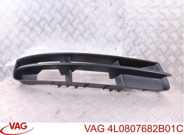 Решетка переднего бампера, правая верхняя 4L0807682B01C VAG