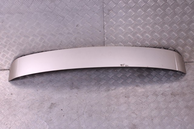Спойлер крышки багажника 4L0827933GRU VAG