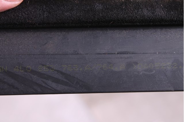 4L0853764E2ZZ VAG Молдинг стекла заднего правый купить в Черновцы
