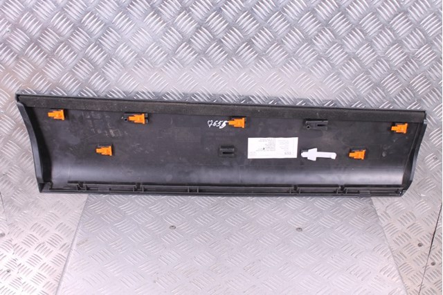 Молдинг двери задней левой нижний 4L0853969QGRU VAG