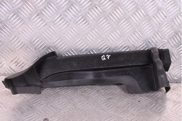 VAG 4M0821169C Уплотнитель капота в наличии Ирпень