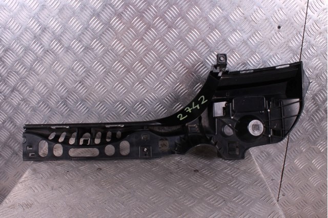Кронштейн бампера заднего, центральный 51127184766 BMW