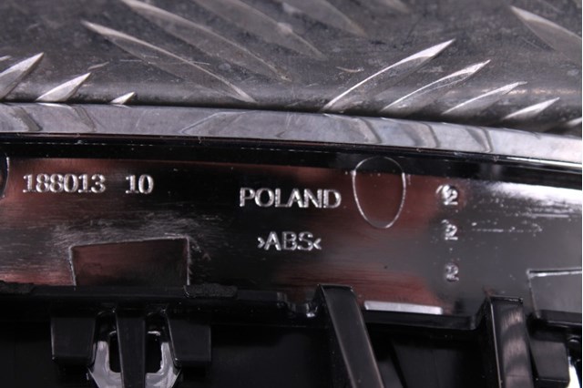 Решетка радиатора левая 51137412323 BMW