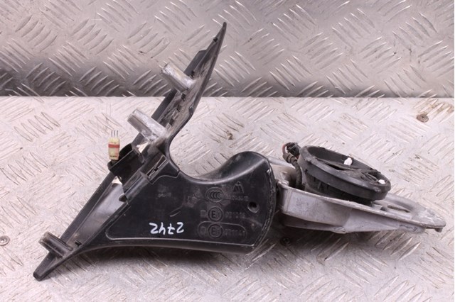 Правое боковое зеркало 51167321812 BMW
