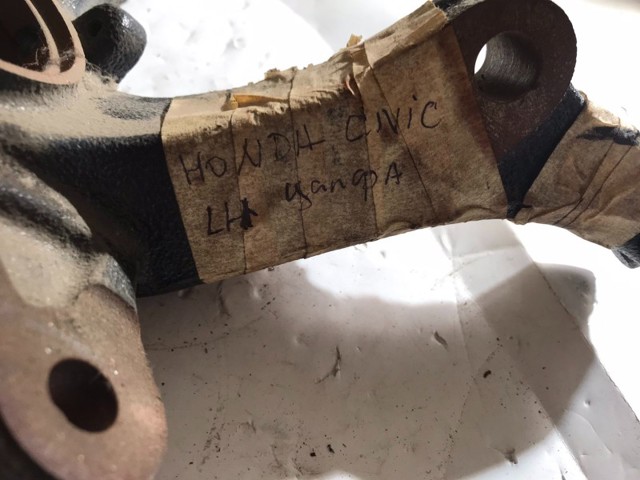 Цапфа (поворотный кулак) передний левый 51216SWAA00 HONDA