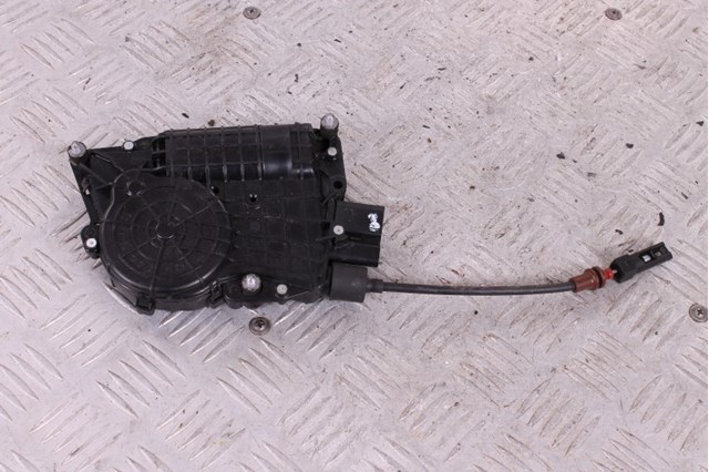 Замок двери задней правой 51227185688 BMW