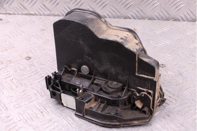 Замок задней двери, левой 51227202147 BMW