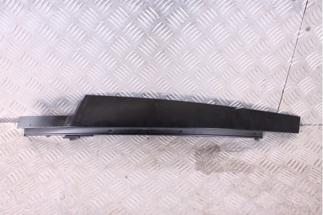 Накладка передней двери, правой, вертикальная 51337289612 BMW