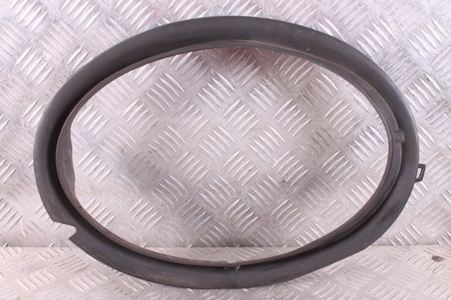 Рамка/облицовка фары левой 51767391409 BMW