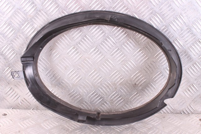51767391409 BMW Рамка (облицовка) фары левой купить в Ровно