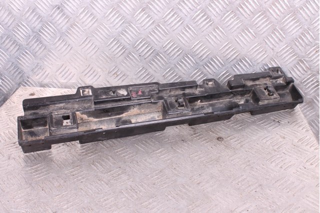 Кронштейн наружной накладки порога правой 51777256916 BMW