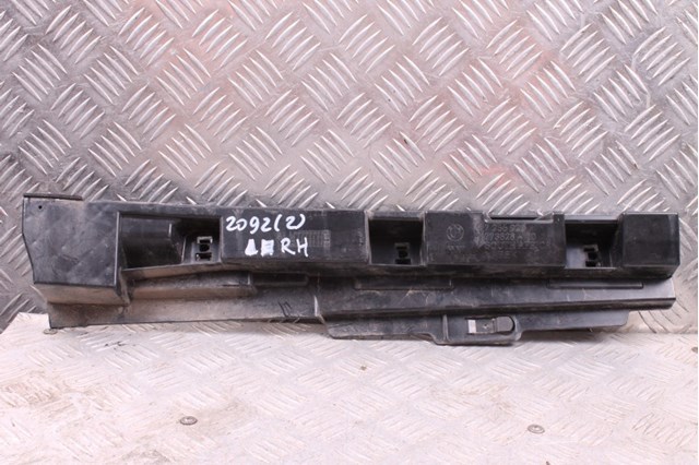 BMW 51777256920 Кронштейн наружной накладки порога правой в наличии Сумы