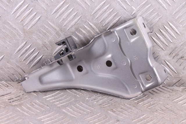 TOYOTA 5210260260 Кронштейн бампера переднего правый в наличии Черновцы