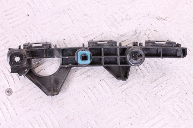 5215542011 TOYOTA Кронштейн бампера заднего внешний правый купить в Ирпень