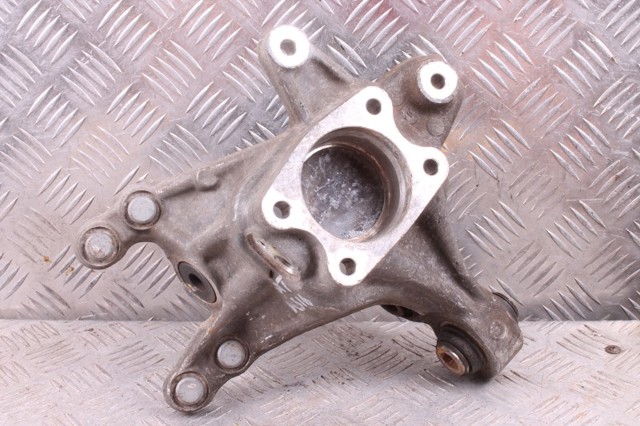 Цапфа поворотная левая 527103Q010 HYUNDAI