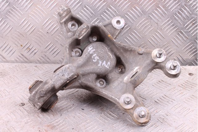 HYUNDAI 527103Q010 Цапфа задняя левая в наличии Черкассы