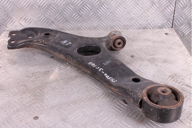 Рычаг передней подвески нижний левый 545003S100 HYUNDAI