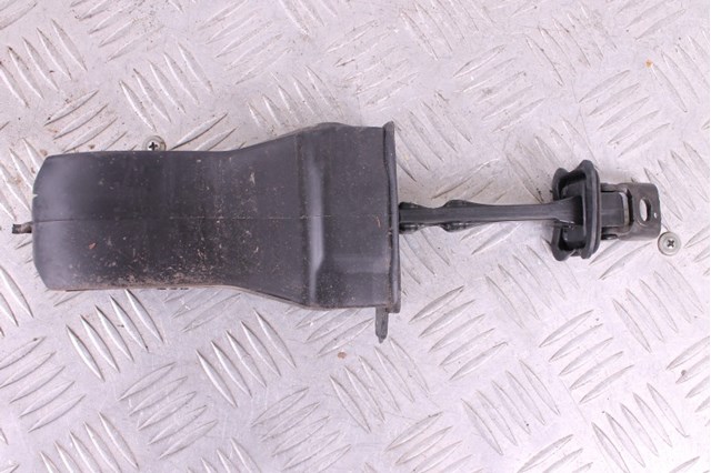 VAG 561837249C Ограничитель двери в наличии Николаев