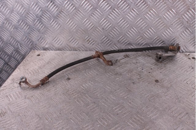 Передний правый тормозной шланг 587322T500 HYUNDAI