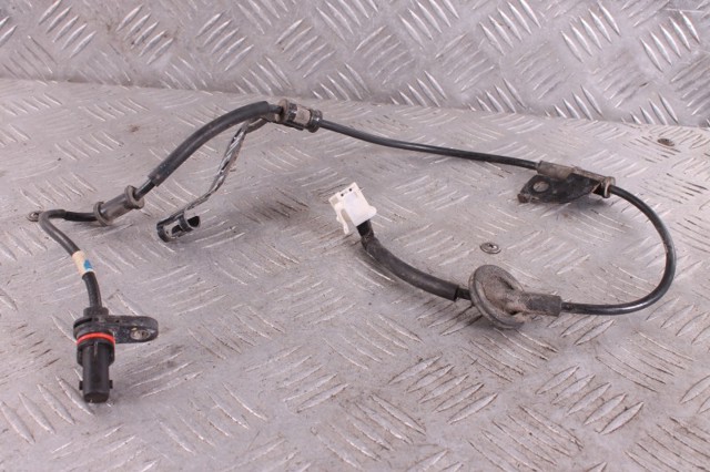 Датчик ABS задний левый 599102T000 HYUNDAI