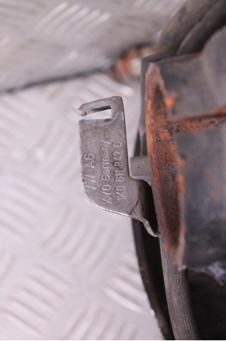Цапфа поворотная правая 5C0407256 VAG