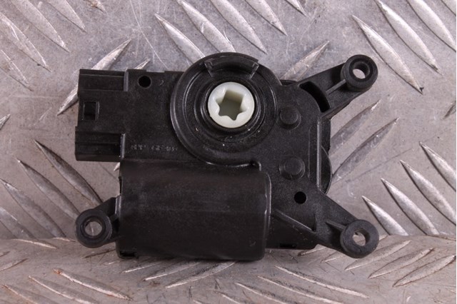 Моторчик заслонки печки 5Q0907511L VAG