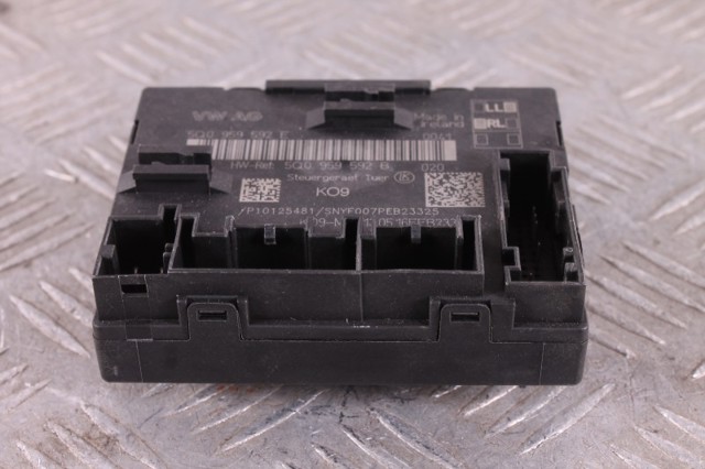 Блок комфорта передней двери 5Q0959592B VAG