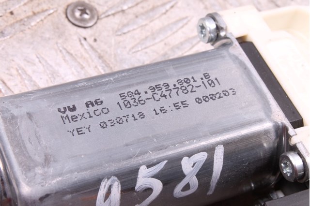 Привод электростеклоподъемника передний 5Q4959801B VAG