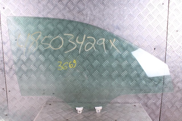 Стекло двери передней правой 61011AJ00A SUBARU