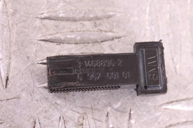 61316967601 BMW Датчик включения стопсигнала купить в Кривой Рог