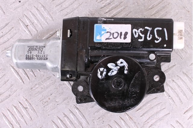 6326053040 TOYOTA Мотор привода люка купить в Житомир
